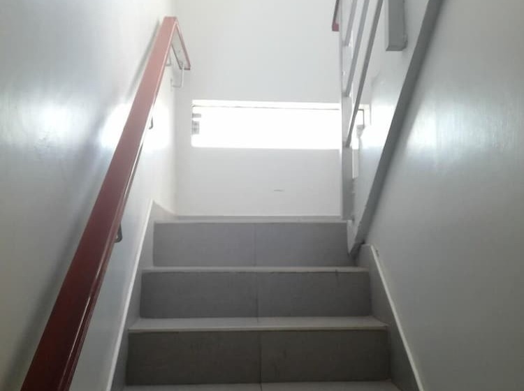 مسافرخانه Piscomar Peru