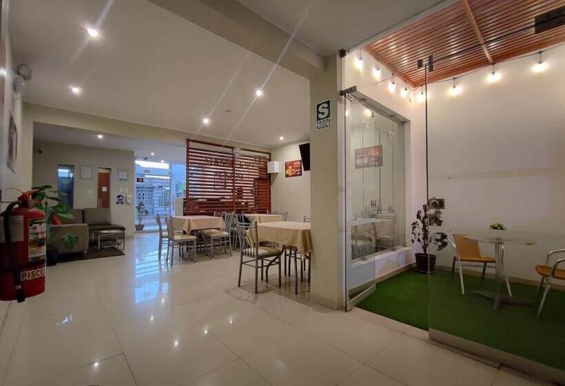 مسافرخانه Piscomar Peru