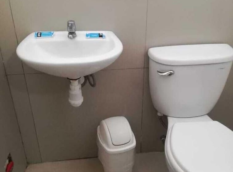 مسافرخانه Piscomar Peru