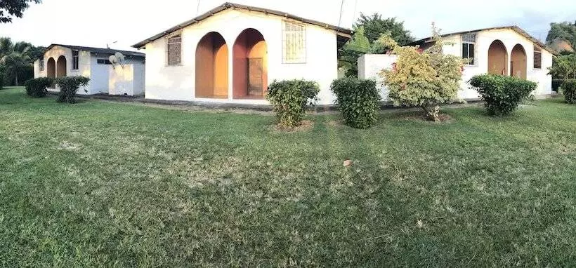 مسافرخانه Hostería Pacific Stone