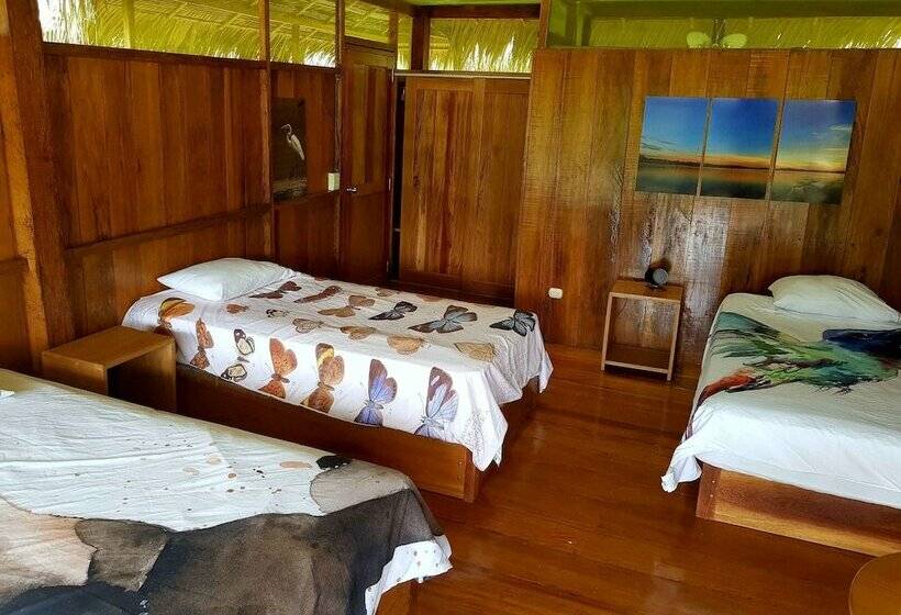 هتل Amazon Lodge Adventures