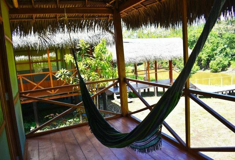 هتل Amazon Lodge Adventures