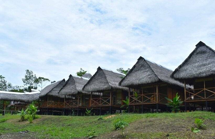 هتل Amazon Lodge Adventures