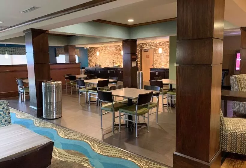 Hotelli Buffalo Run Casino & Resort