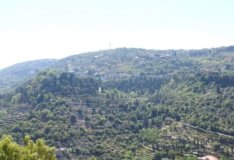 هتل Hôtel La Bastide Deir El Qamar