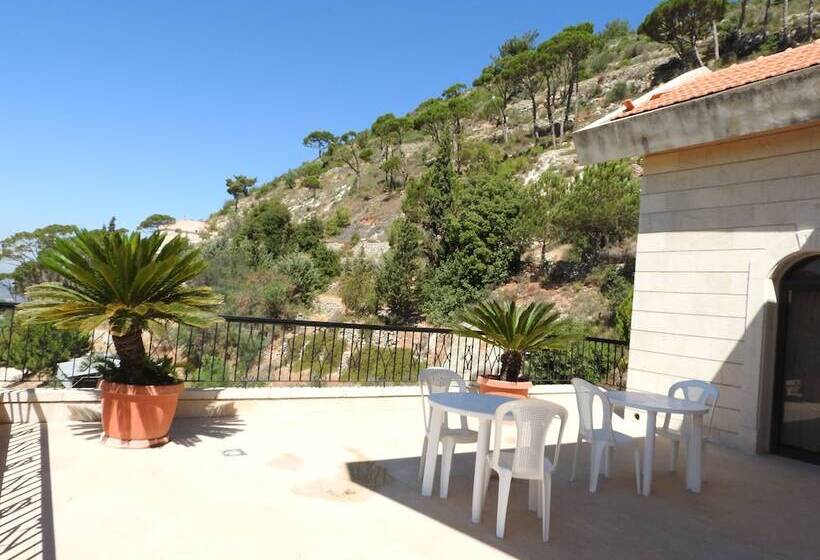 هتل Hôtel La Bastide Deir El Qamar