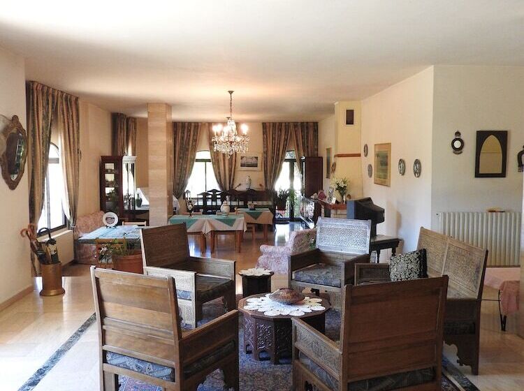 هتل Hôtel La Bastide Deir El Qamar