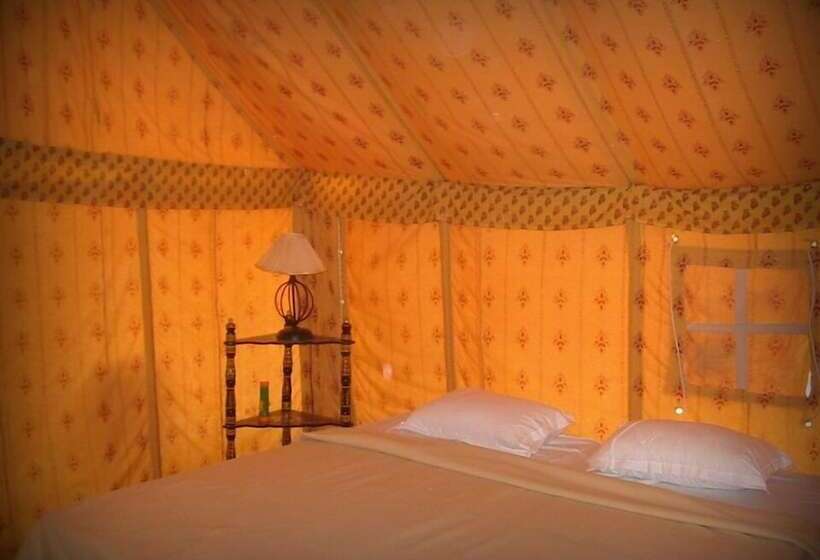 בית מלון כפרי Jaisalmer Khodiyar Resort   Campsite