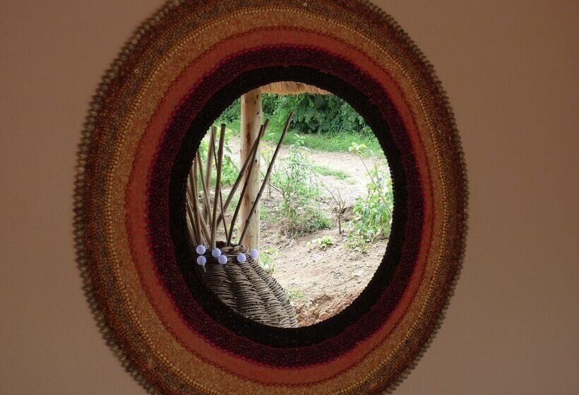 Hotelli Kikonko Lodge