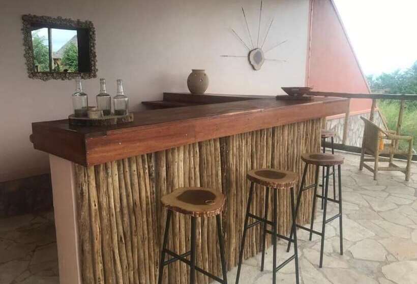 Hotelli Kikonko Lodge