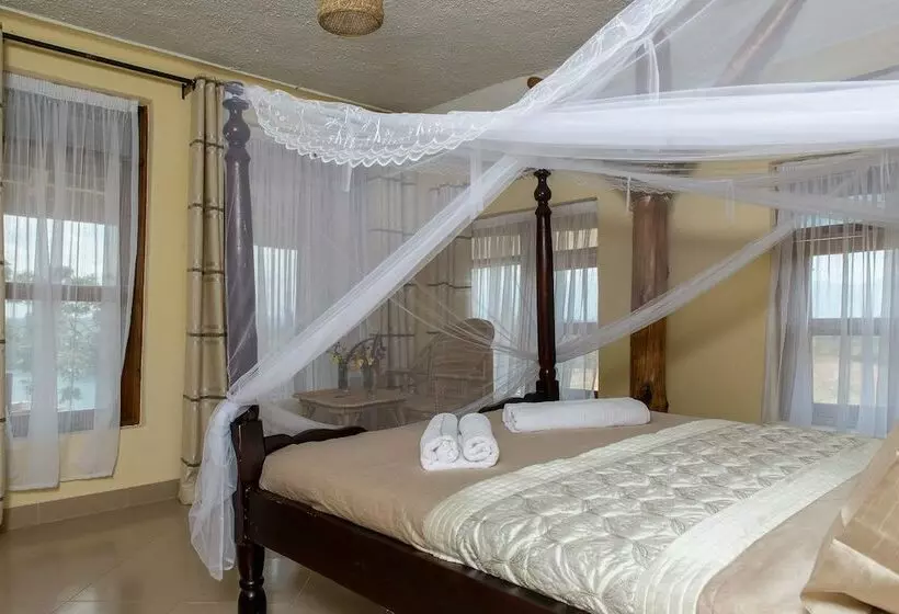 هتل Kyaninga Royal Cottage