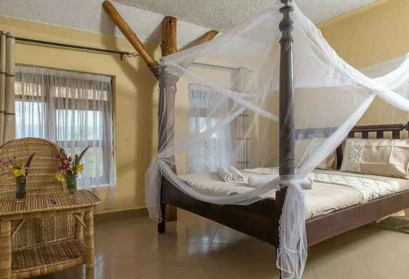 هتل Kyaninga Royal Cottage