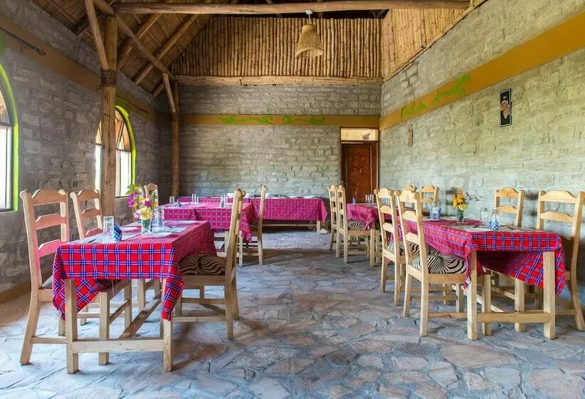 هتل Kyaninga Royal Cottage