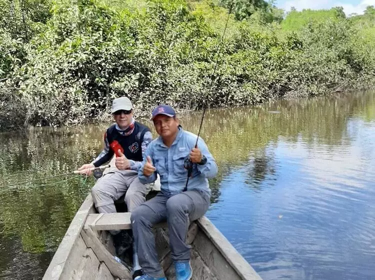 هتل Lupuna Jungle Tours And Expeditions