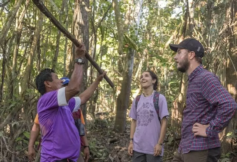 هتل Lupuna Jungle Tours And Expeditions