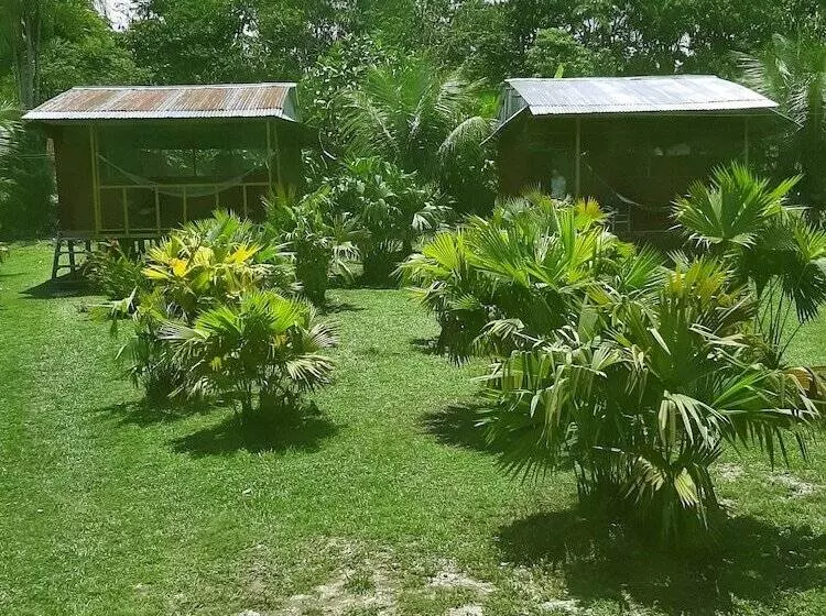 هتل Lupuna Jungle Tours And Expeditions