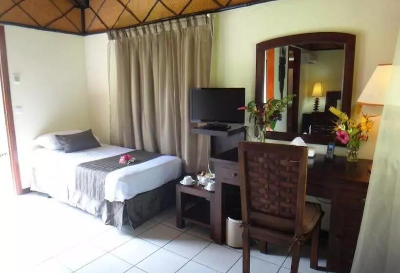 هتل Nengone Village