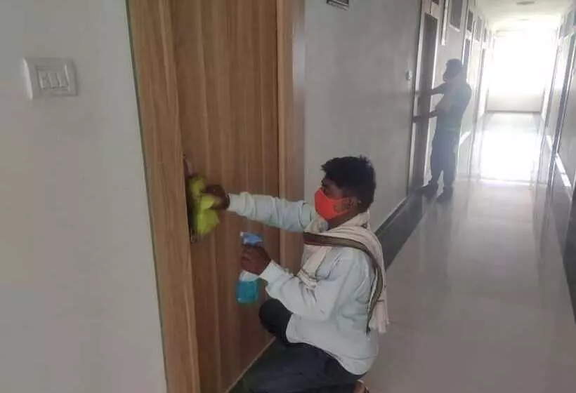 هتل Parth
