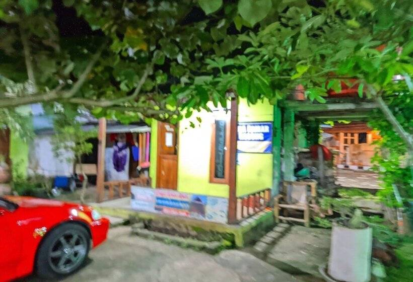 فندق Penginapan Griya Watukelir