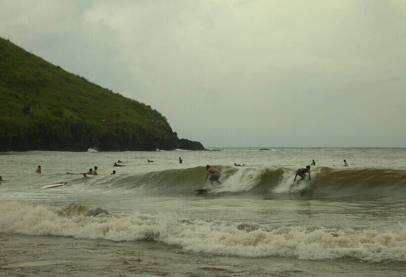 호텔 Pundaquit Luxury Resort