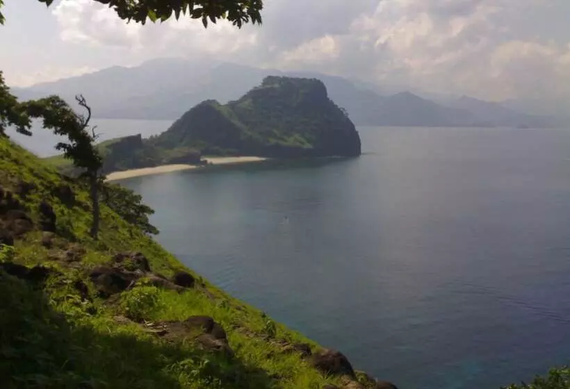 Hotelli Pundaquit Luxury Resort