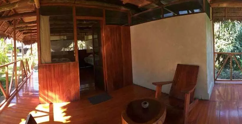 هتل Tres Chimbadas Lake Lodge