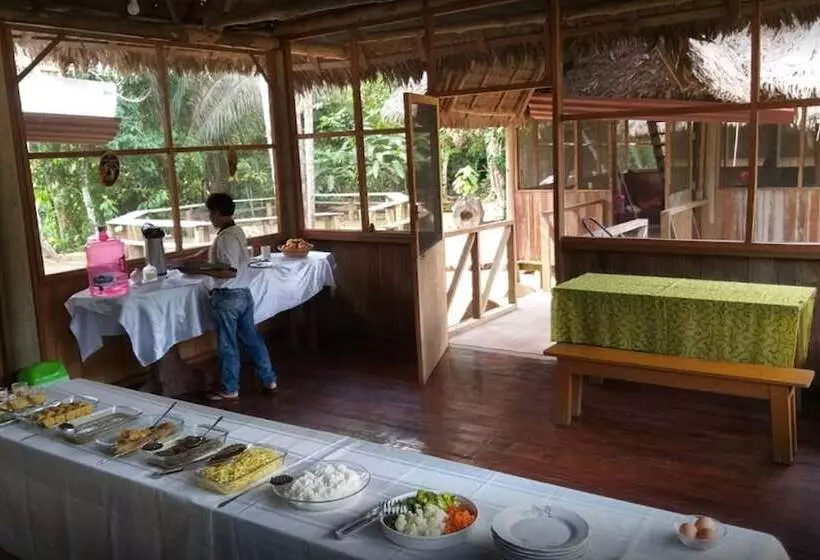 هتل Tres Chimbadas Lake Lodge