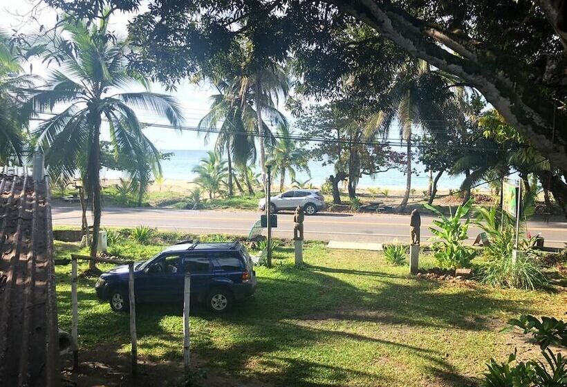 ペンション Colores Hostel