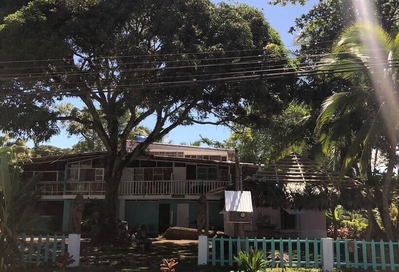 ペンション Colores Hostel