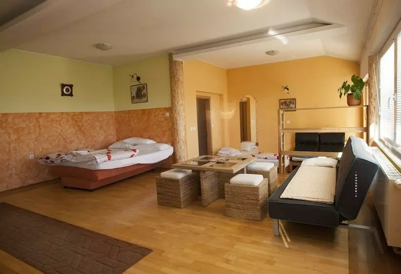 پانسیون Guest House čelan