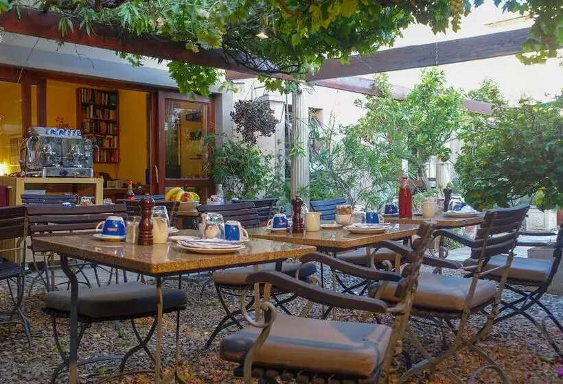 Majatalo Rosedene Lodge