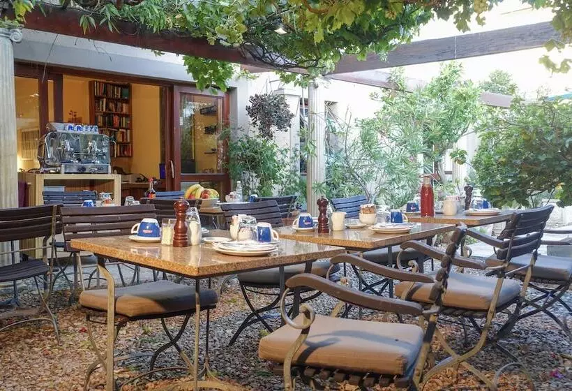 Majatalo Rosedene Lodge