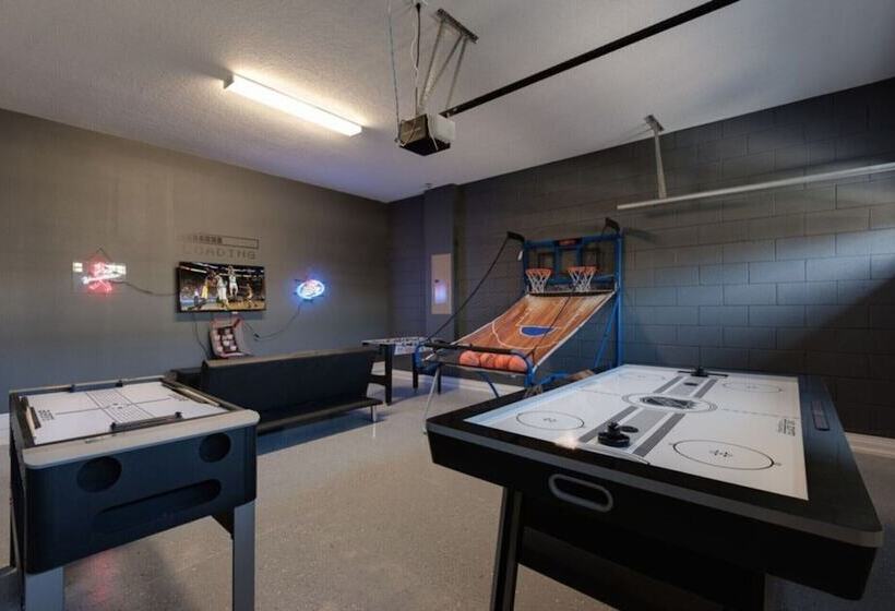 Villa In Encore Resort At Reunion 1995