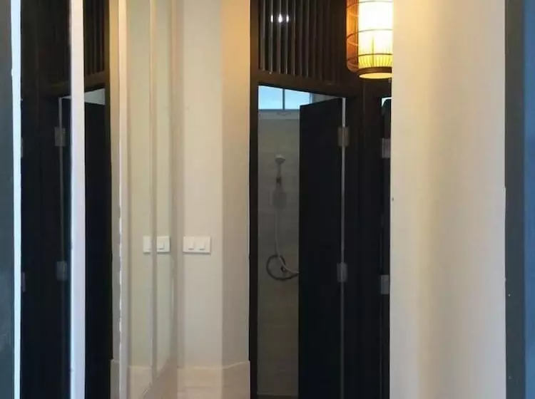 הוסטל Dorm Of Happiness By Tharaburi Resort