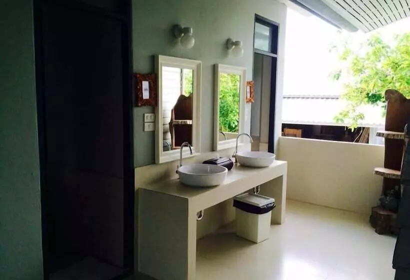 הוסטל Dorm Of Happiness By Tharaburi Resort