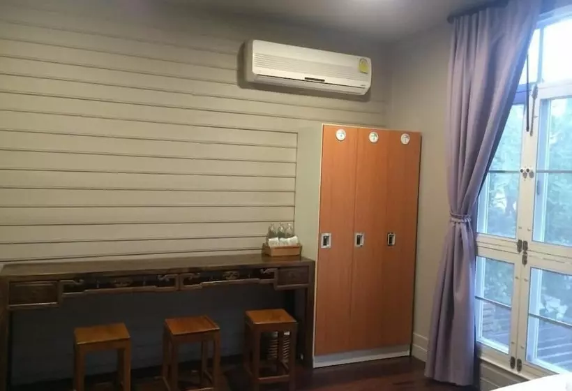 הוסטל Dorm Of Happiness By Tharaburi Resort