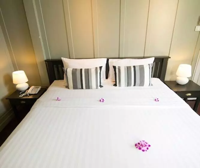 הוסטל Dorm Of Happiness By Tharaburi Resort