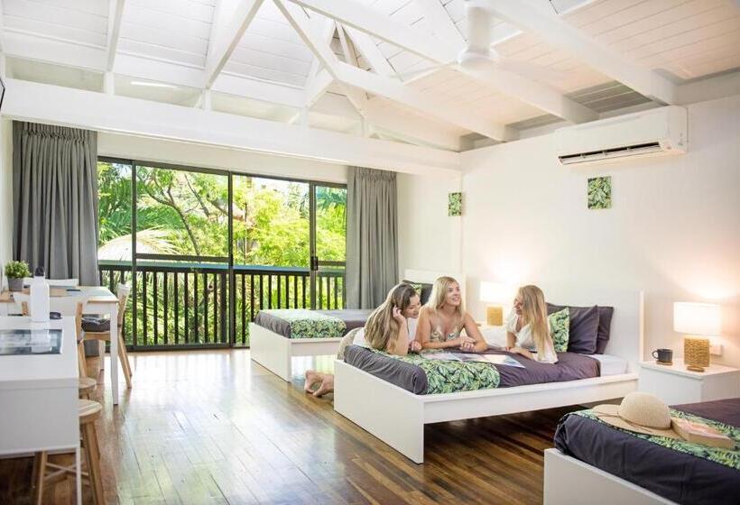 הוסטל Airlie Beach Magnums   Adults Only