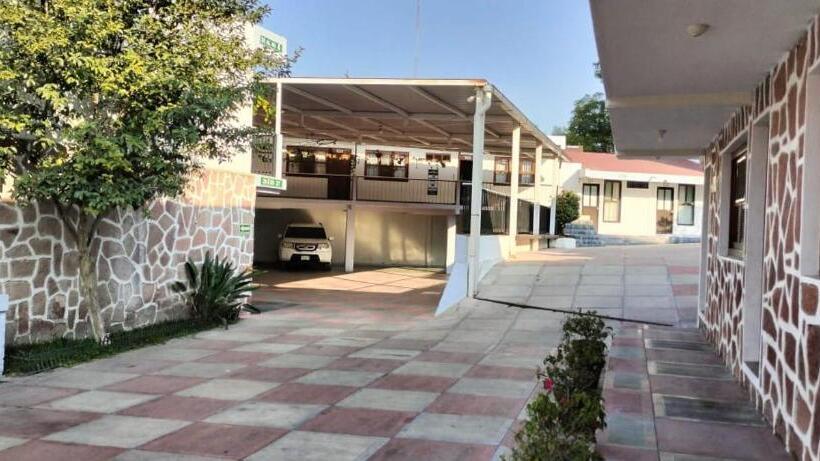 בית מלון כפרי Avenida Ixmiquilpan