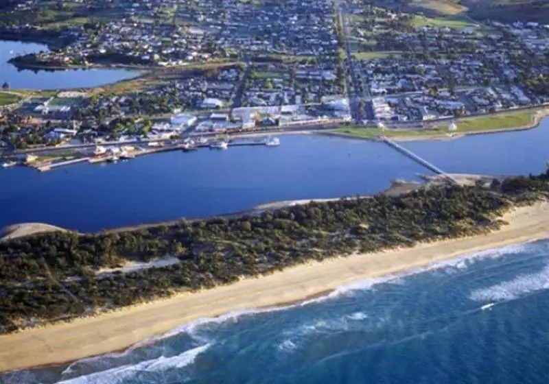 Отель Chestnut Hill Country Retreat