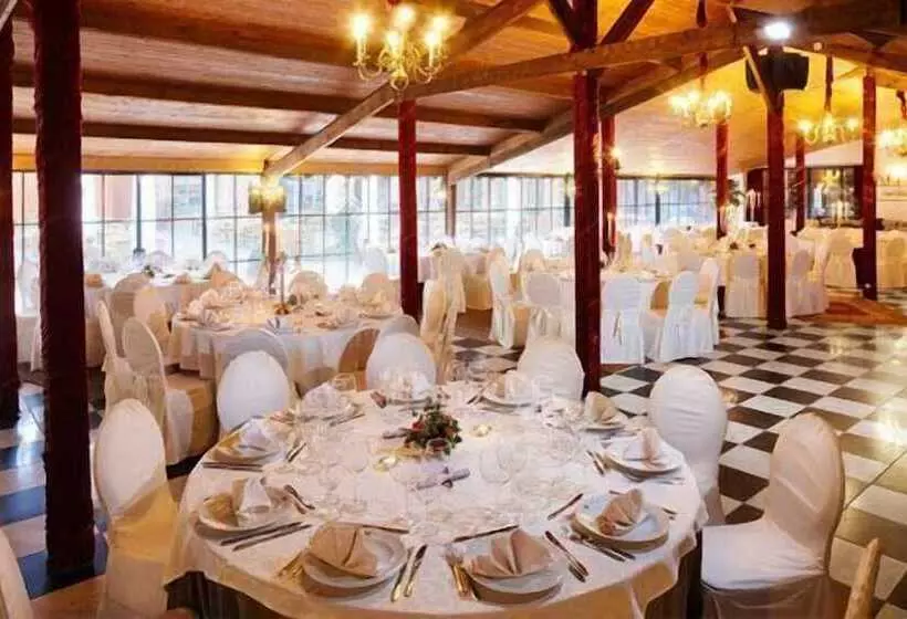 هتل Château De La Motte