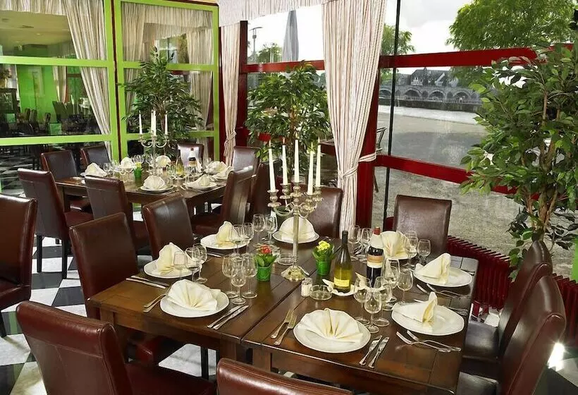 هتل Château De La Motte