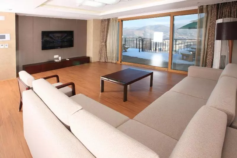 فندق High1 Condominium