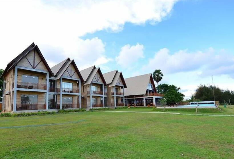 בית מלון כפרי Laya Waves