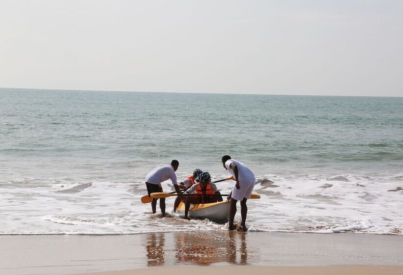 בית מלון כפרי Laya Waves