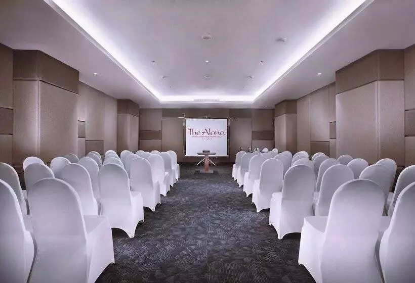 The Alana Hotel & Convention Center Solo By Aston