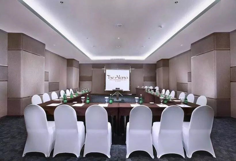 The Alana Hotel & Convention Center Solo By Aston