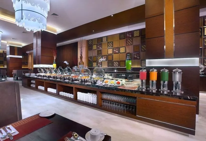 The Alana Hotel & Convention Center Solo By Aston