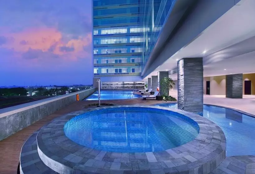 The Alana Hotel & Convention Center Solo By Aston