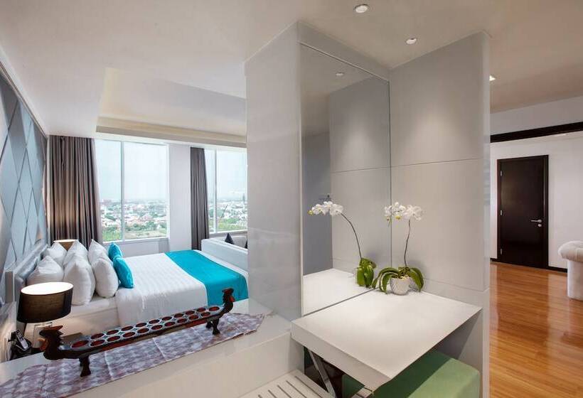 The Alana Hotel & Convention Center Solo By Aston